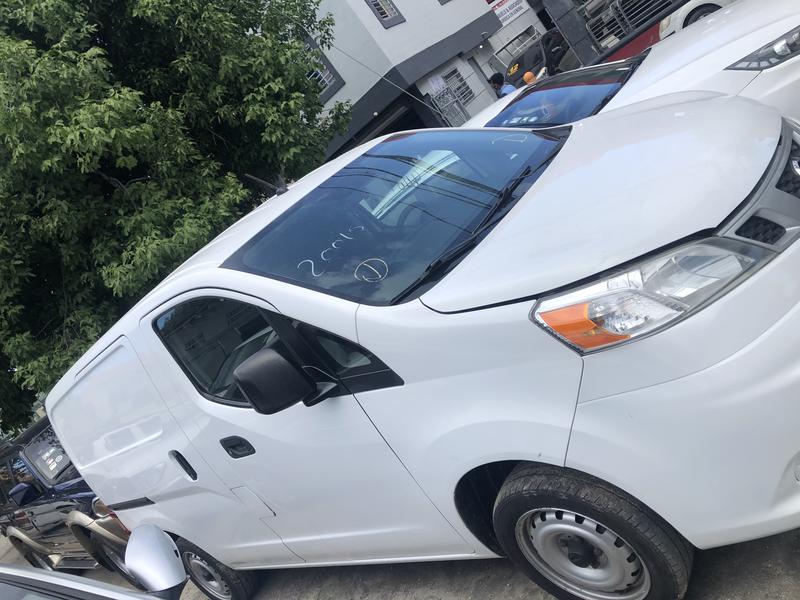 Nissan NV200 • 2015 • 1 km 2