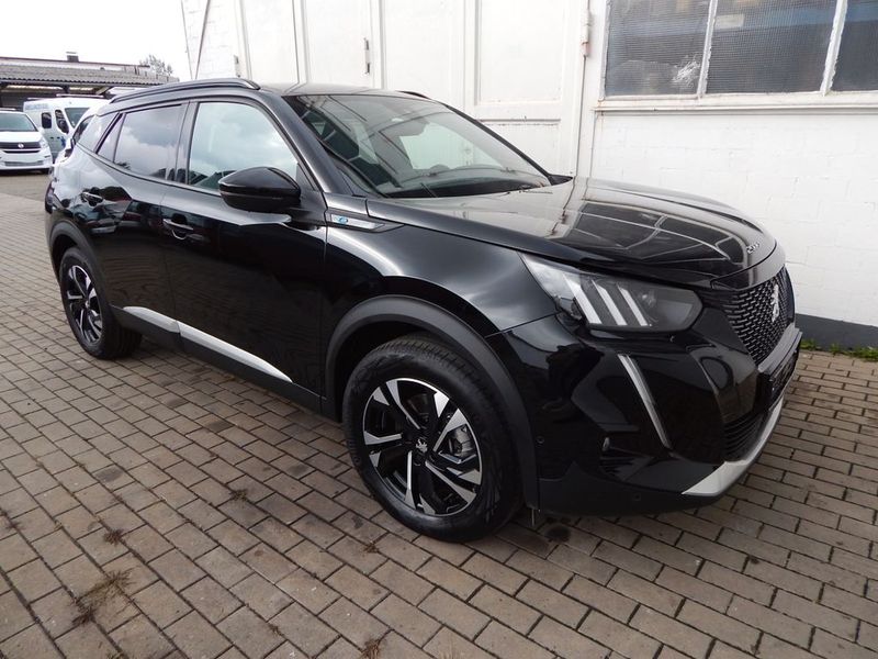 Peugeot 2008 • 2022 • 17,800 km 3