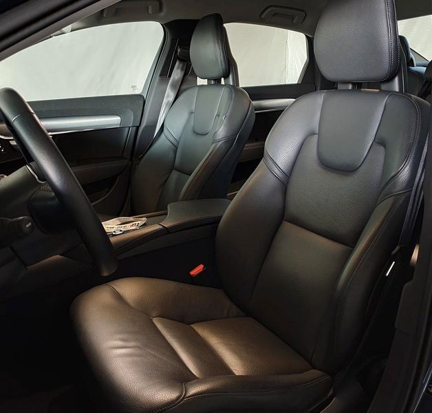 Volvo V90 Cross Country • 2018 • 20,000 km 3