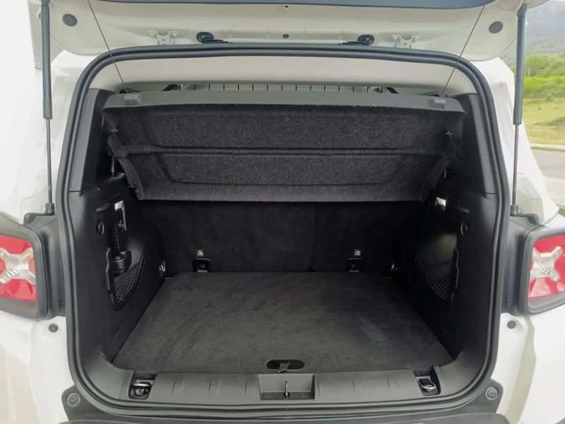 Jeep Renegade • 2017 • 71,000 km 7