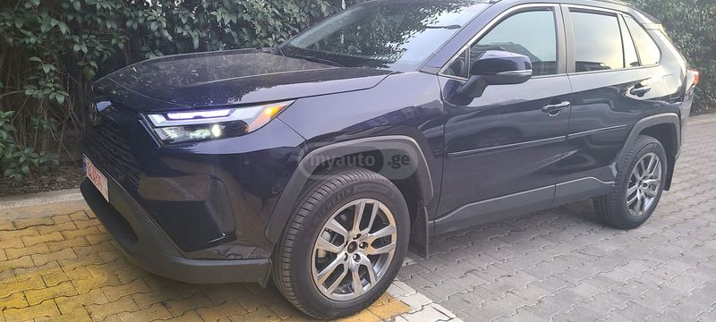 Toyota RAV4 • 2022 • 15,000 km 3
