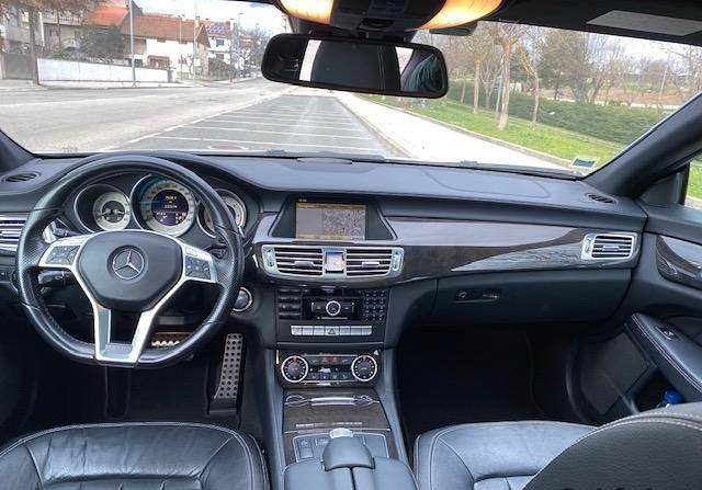 Mercedes-Benz 210 kombi • 2011 • 200,000 km 4