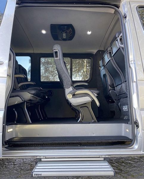 Mercedes-Benz 210 Van • 2010 • 250,000 km 9