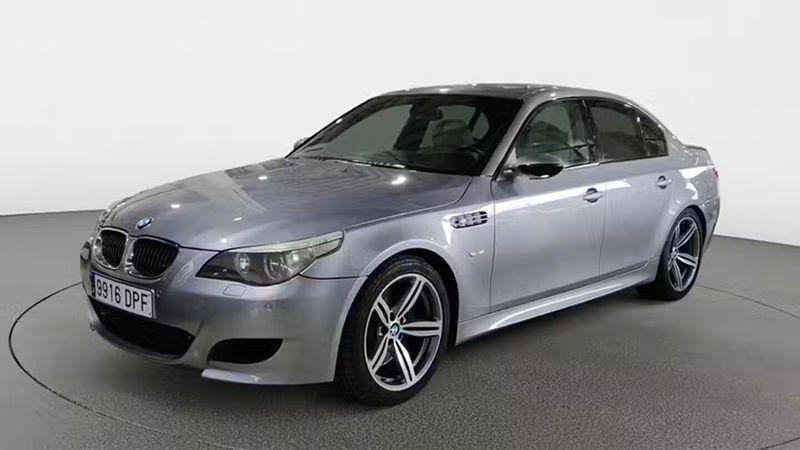 BMW M5 • 2005 • 128,313 km 1