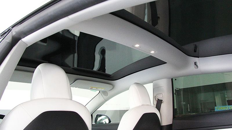 Tesla Model 3 • 2019 • 55,289 km 9