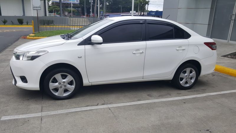 Toyota Yaris • 2014 • 105,000 km 8