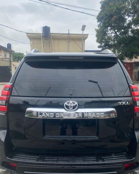 Toyota Land Cruiser • 2018 • 2 km 2