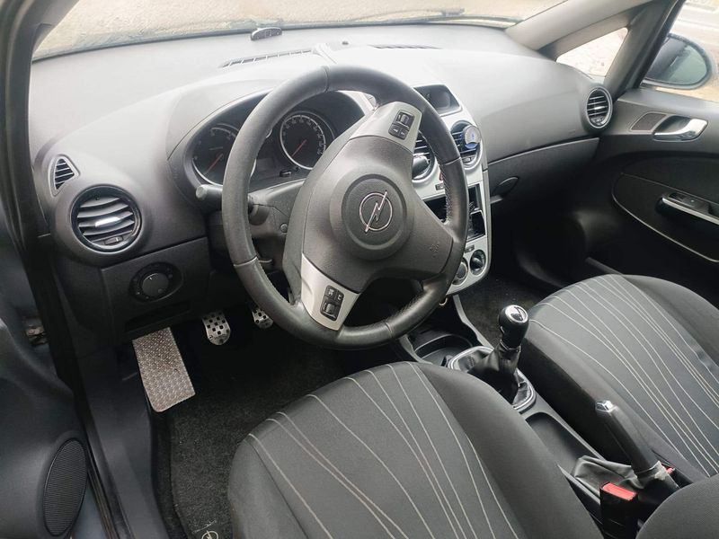 Opel Corsa • 2008 • 175,000 km 2