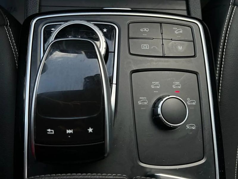 Mercedes-Benz GLE • 2018 • 93,000 km 10