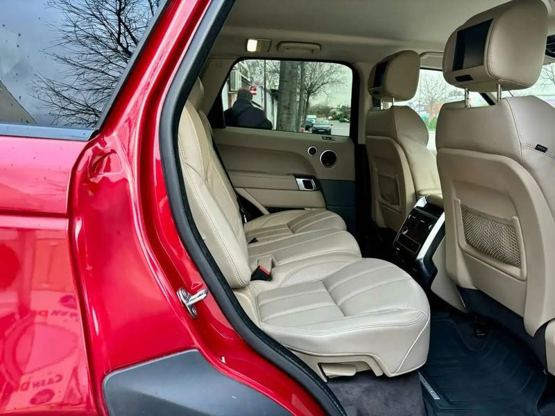 Land Rover Range Rover Sport • 2015 • 82,000 km 4