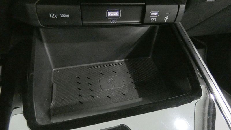 Kia Niro • 2023 • 32,361 km 33