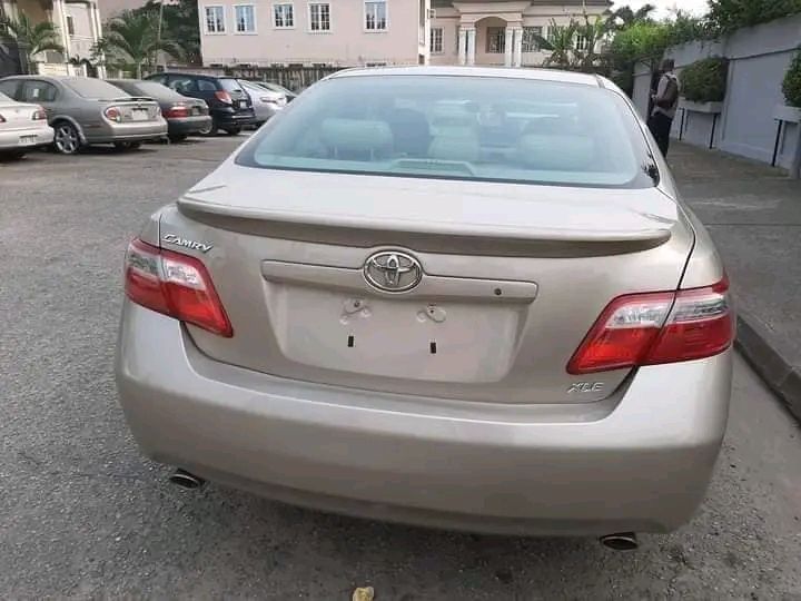 Toyota Camry • 2010 • 126,340 km 4