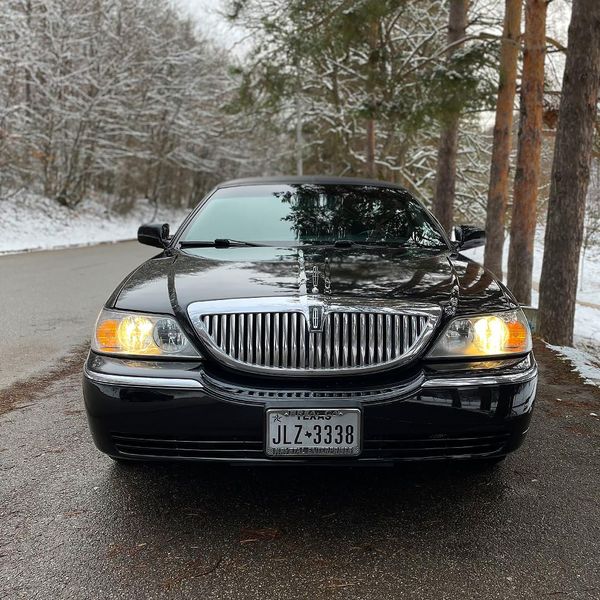 Lincoln Town Car • 2005 • 155,645 mi 11
