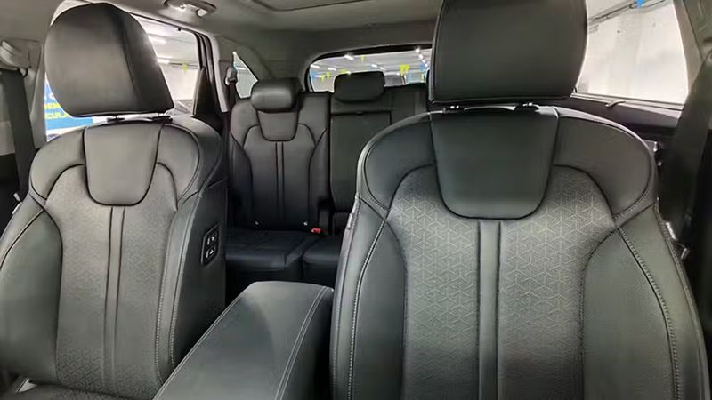 Kia Sportage • 2023 • 36,414 km 3