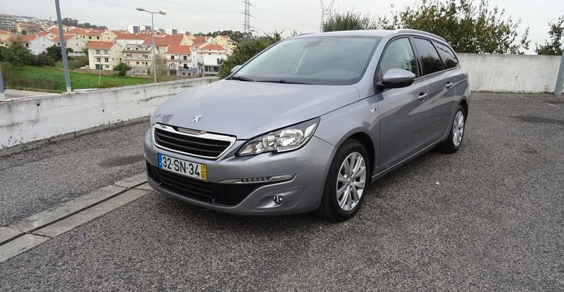 Peugeot 308 • 2017 • 79,999 km 2