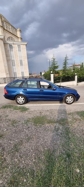 Mercedes-Benz C-Class • 2002 • 237,000 km 3