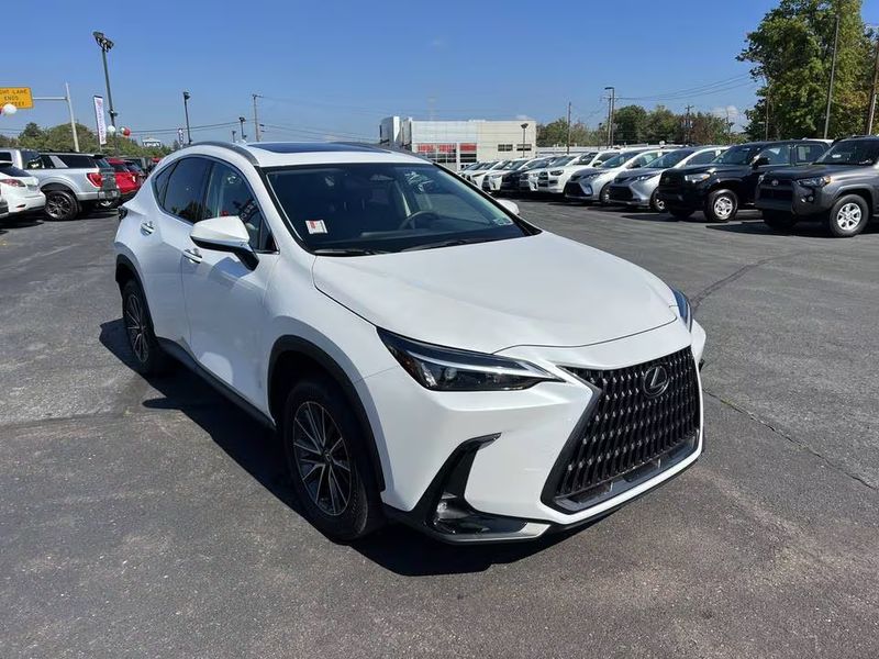 Lexus NX • 2021 • 24,805 km 2