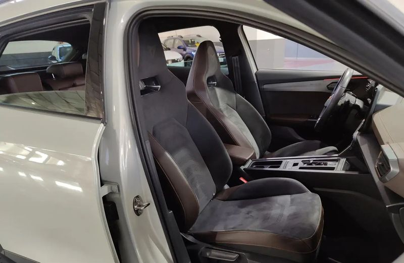 Seat Leon • 2022 • 71,558 km 14