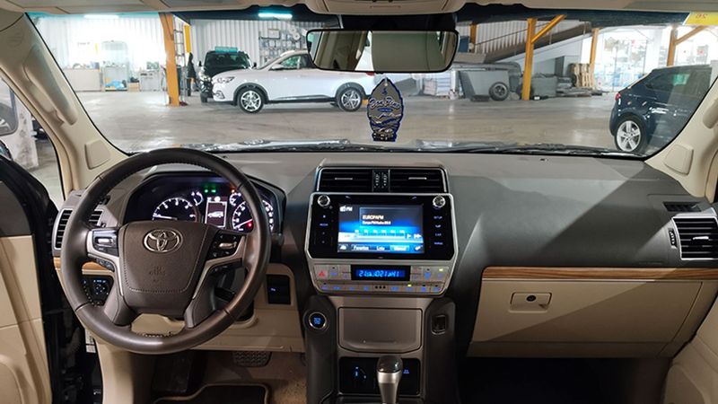 Toyota Land Cruiser • 2018 • 73,085 km 5
