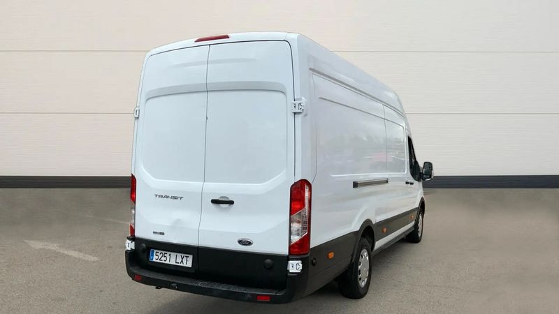 Ford Transit • 2022 • 88,500 km 5