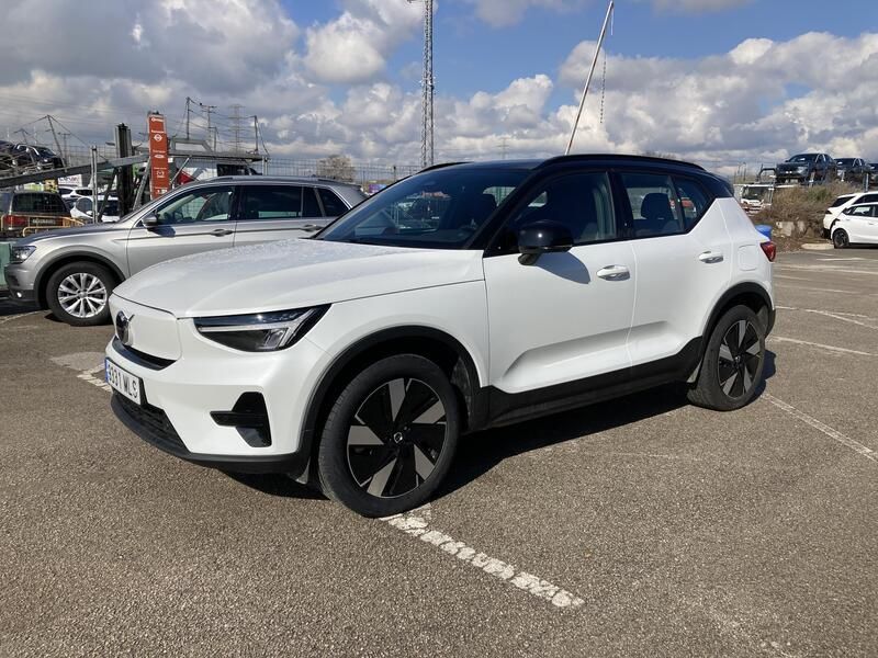 Volvo XC40 • 2023 • 16,708 km 1
