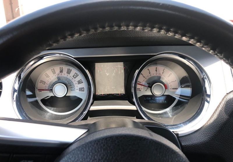 Ford Mustang • 2011 • 106,000 km 8