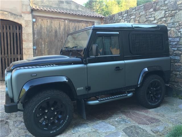 Land Rover Defender • 2008 • 115,000 km 9