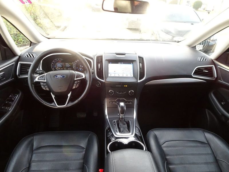 Ford Galaxy • 2017 • 68,000 km 3