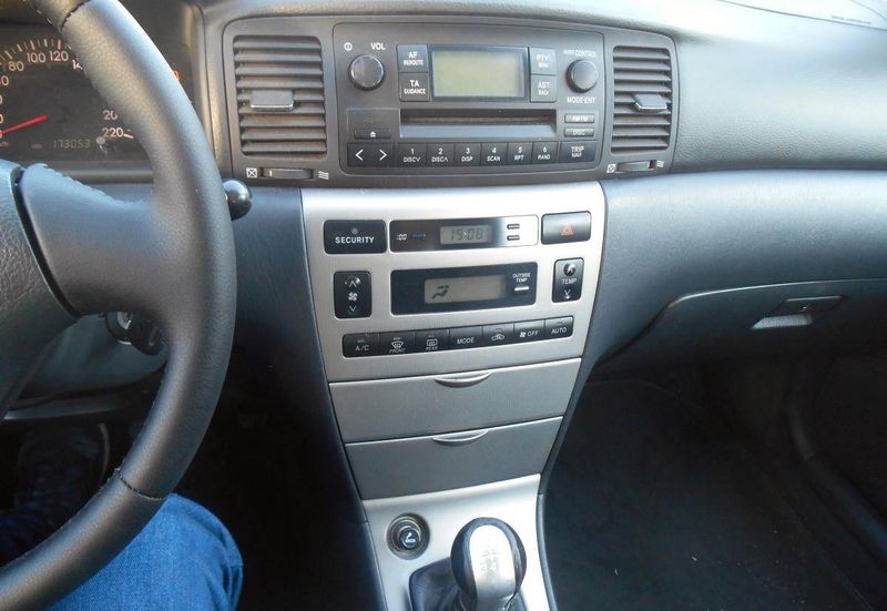 Toyota Corolla • 2002 • 169,999 km 3