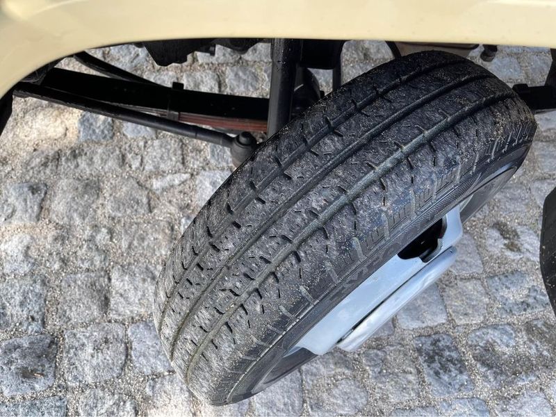 Toyota Dyna • 2001 • 207,000 km 2