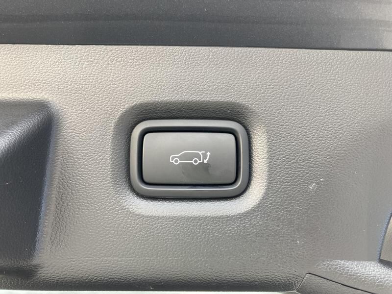 Hyundai Ioniq Electric • 2023 • 15,364 km 17