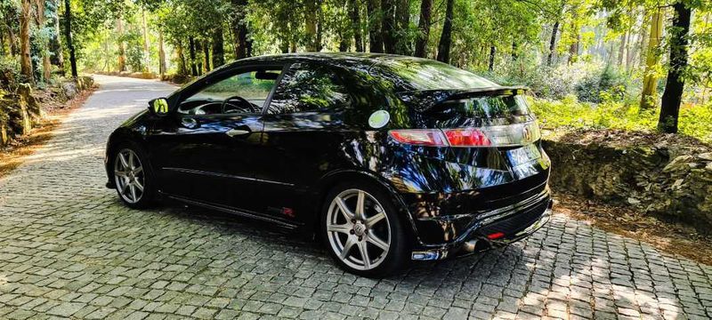 Honda Civic • 2008 • 200,000 km 1