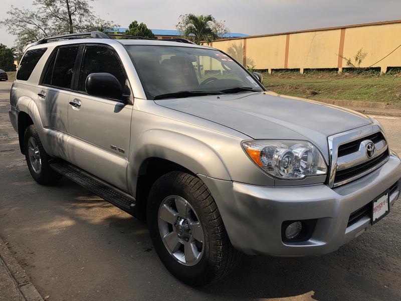 Toyota 4-Runner • 2007 • 87,329 km 3