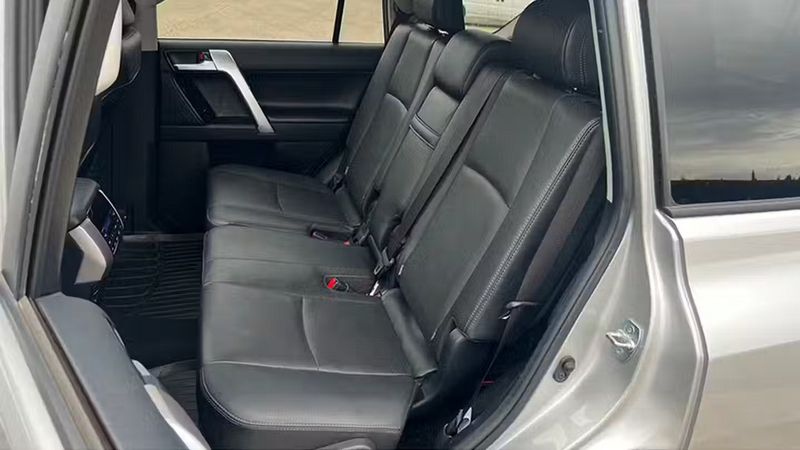 Toyota Land Cruiser • 2021 • 28,124 km 10