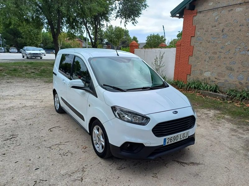 Ford Transit Courier • 2020 • 150,000 km 1