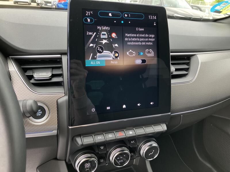 Renault Clio • 2024 • 3,800 km 14