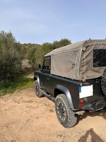 Land Rover Defender • 2006 • 276,000 km 4