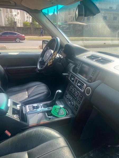 Land Rover Range Rover • 2009 • 75,000 km 1