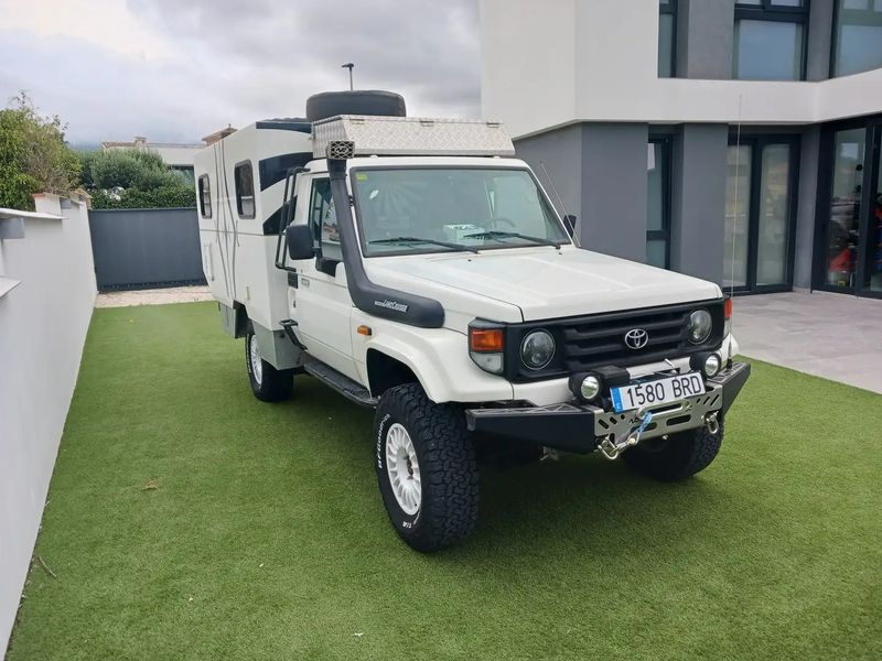 Toyota Land Cruiser • 2001 • 135,000 km 2