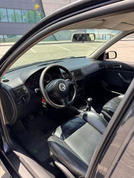Volkswagen Golf • 2002 • 199,000 km 4