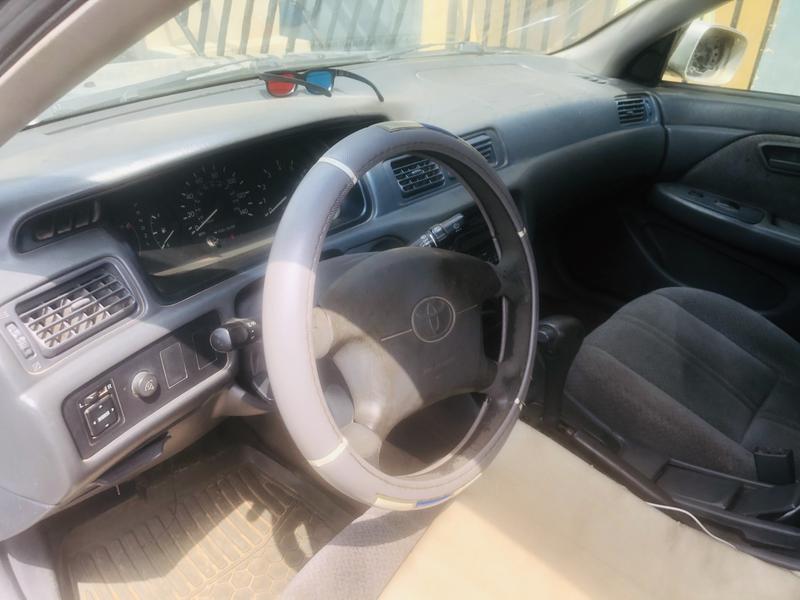 Toyota Camry • 2002 • 180,000 km 4