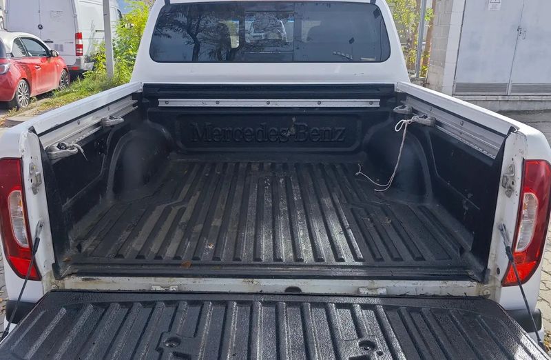 Mercedes-Benz 200 - 300 • 2019 • 104,342 km 9