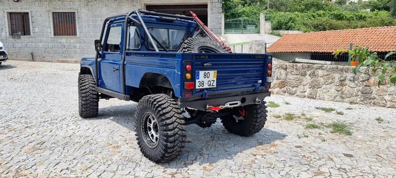 Land Rover Defender • 2001 • 80,000 km 6