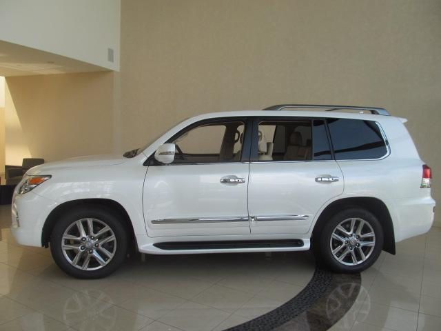 Lexus LX • 2013 • 17,677 km 3