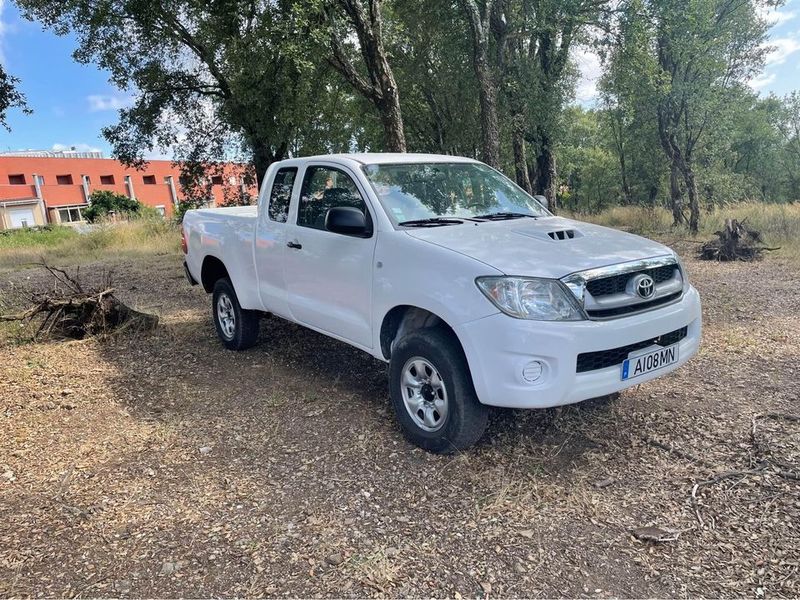 Toyota Hilux • 2011 • 140,000 km 1