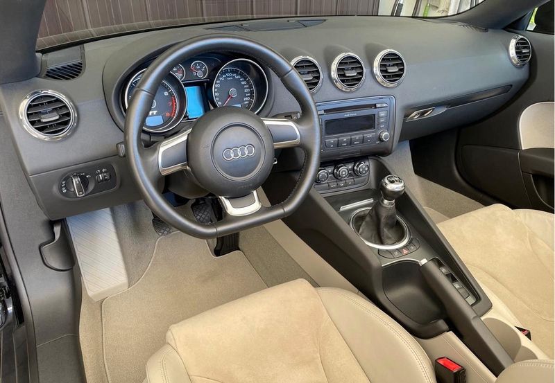 Audi 200 • 2007 • 30,000 km 3