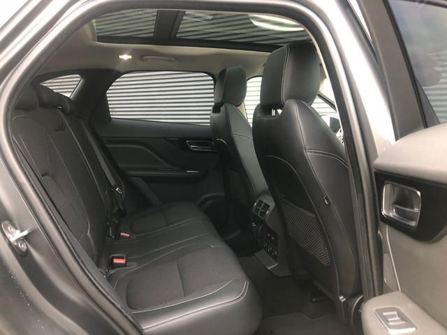 Jaguar F-Pace • 2016 • 91,612 km 9