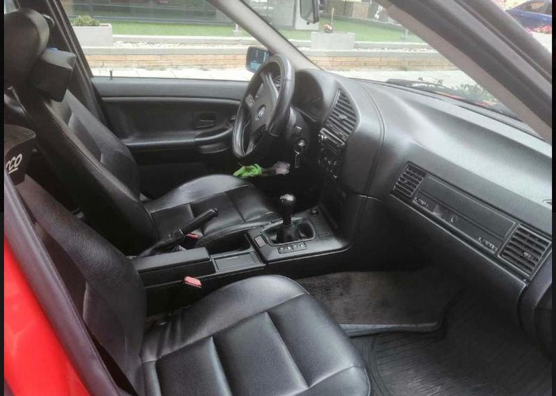 BMW M3 • 1992 • 233,000 km 2