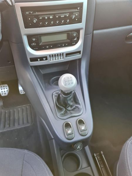 Peugeot 1007 • 2005 • 120,000 km 2