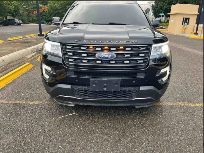 Ford Explorer • 2017 • 90,000 km 1